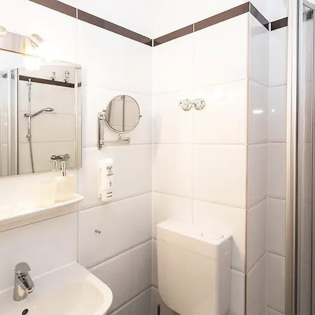 酒店 Promenadenhotel Kaiser Wilhelm 3*