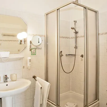 Promenadenhotel Kaiser Wilhelm 酒店 Seebad Bansin